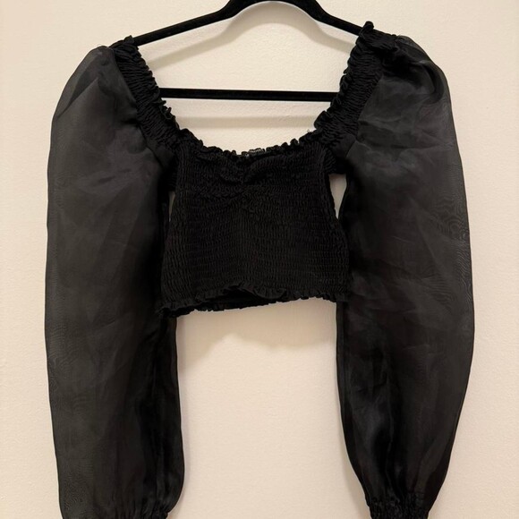 Forever 21 Tops - Forever 21 Women's Black Crop-top